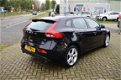 Volvo V40 - 1.6 T3 150PK Kinetic, ALL IN prijs - 1 - Thumbnail