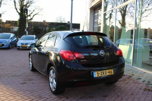 Opel Astra - 1.4 Business + - 1