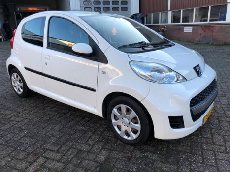 Peugeot 107 - 1.0-12V XS AUTOMAAT AIRCO ORG 114483 KM NAP 5 DEURS LUXE UITVOERING NETTE 107 - 1