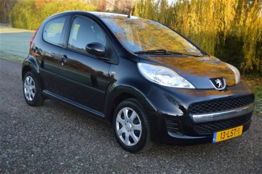 Peugeot 107 - 1.0-12V XS 5 deurs Airco APK Juni 2020 - 1