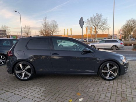 Volkswagen Golf - 1.6 TDI Trendline - 1