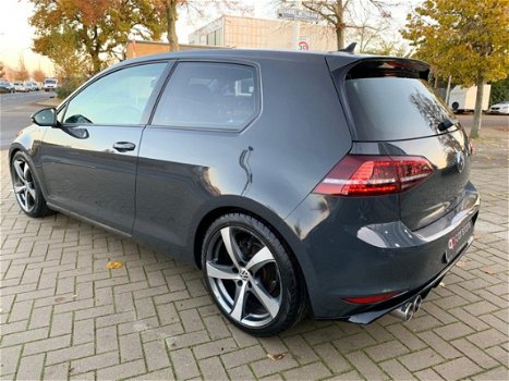 Volkswagen Golf - 1.6 TDI Trendline - 1