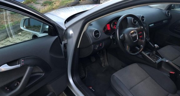 Audi A3 - 1.9 TDI Attraction VOLLEDIG ONDERHOUDEN - 1