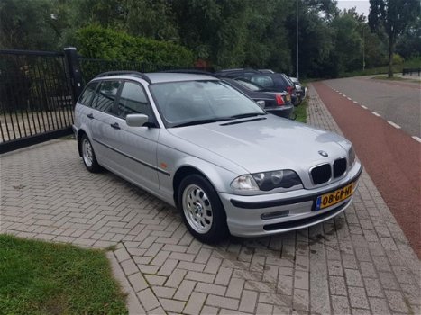 BMW 3-serie Touring - 318i Executive Nieuwe Apk - 1