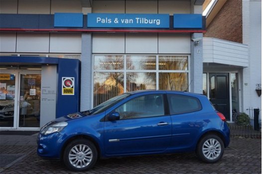 Renault Clio - 1.2 16V 75 pk 3D - 1