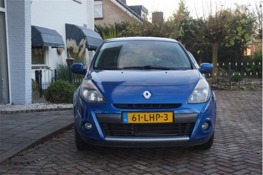 Renault Clio - 1.2 16V 75 pk 3D - 1