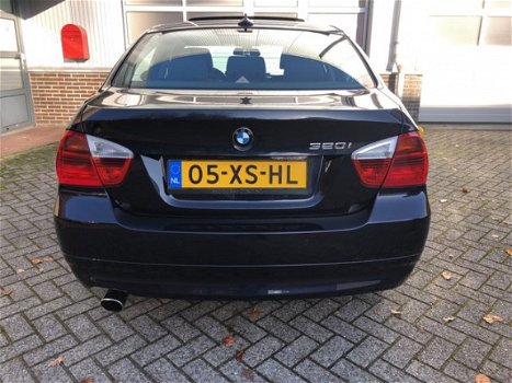 BMW 3-serie - 320i Executive El.schuifdak/Navi/Clima/PDC - 1