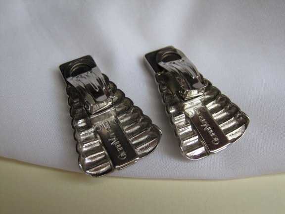Oorbellen Gianni Versace zilverkleurig Cleopatra model met kristal rijnsteentjes 4.0x2.5 cm - Afbeelding 7