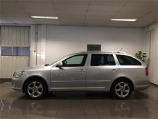 Skoda Octavia Combi - 1.2 TSI Elegance Business Line * 1e Eig / Leder / Xenon / Naivigatie