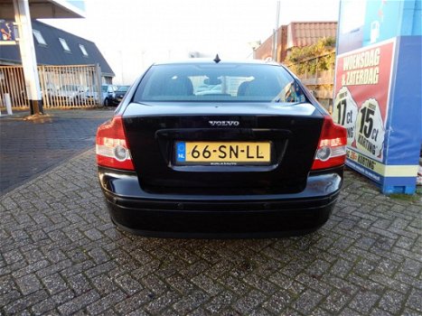 Volvo S40 - 2.4 goed onderhoudende auto - 1