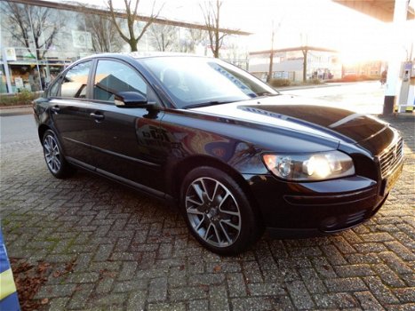 Volvo S40 - 2.4 goed onderhoudende auto - 1