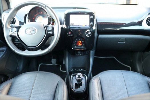 Toyota Aygo - 1.0 VVT-i X-Clusiv, Automaat, Leder, Unieke auto - 1