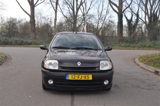 Renault Clio - 1.9 dTi RT MET AIRCO/ 1 JAAR APK INRUILKOOPJE - 1