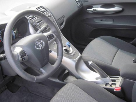 Toyota Auris - 1.8 Full Hybrid Dynamic 5drs - 1