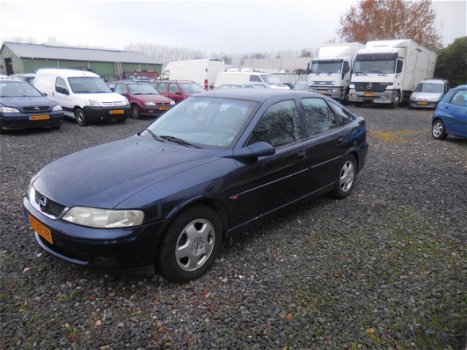 Opel Vectra - 1.8-16V Diamond - 1