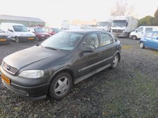 Opel Astra - 1.8-16V CDX