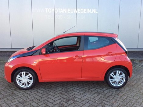 Toyota Aygo - 1.0 VVT-i 69pk 5D x-play, 17.000 km - 1