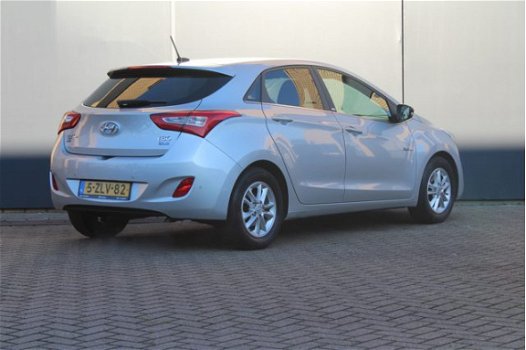 Hyundai i30 - 1.6 GDI Go | 1e Eig. | Navigatie | Camera | Parkeersensoren | Lm-wielen | - 1