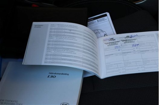 Hyundai i30 - 1.6 GDI Go | 1e Eig. | Navigatie | Camera | Parkeersensoren | Lm-wielen | - 1