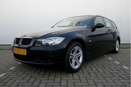 BMW 3-serie Touring - 318i Business Line / PDC / NAVI - 1