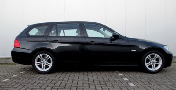 BMW 3-serie Touring - 318i Business Line / PDC / NAVI - 1