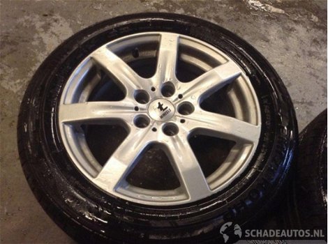 Opel Astra - H velgen compleet + 4x banden - nette set Zien is kopen - 1