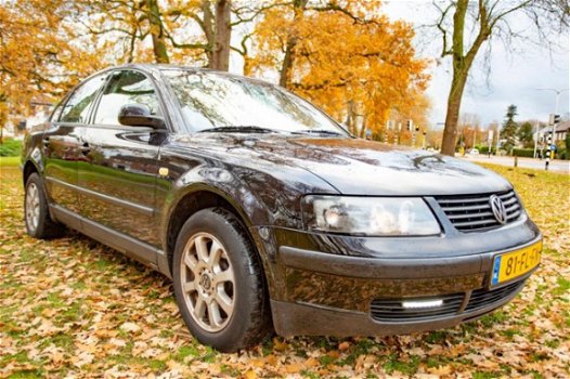 Volkswagen Passat - 1.6 - 1