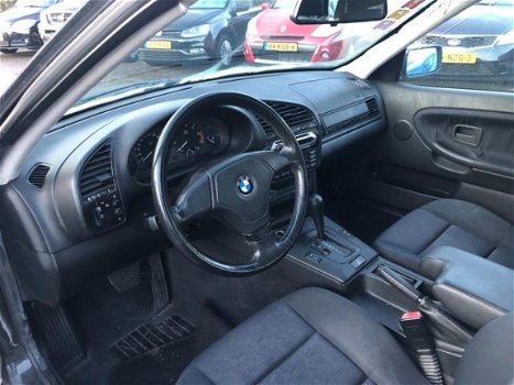 BMW 3-serie Touring - 318i Edition / Airco /NW APK - 1