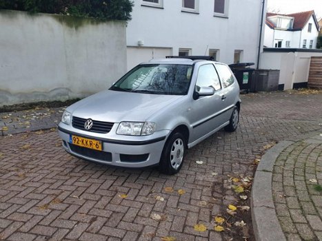 Volkswagen Polo - 1.4 Trendline 3e eigenaar elektrische panaromadak APK 02-02-2021 - 1