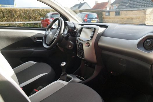 Toyota Aygo - 1.0 VVT-i x-play Airco - 1