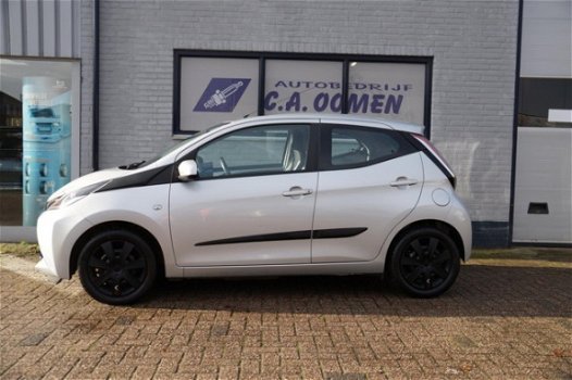 Toyota Aygo - 1.0 VVT-i x-play Airco - 1