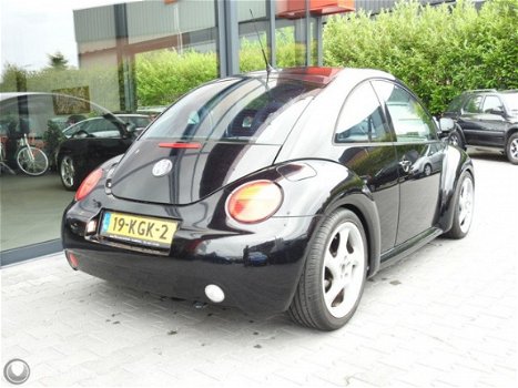 Volkswagen New Beetle - 1.8-5V Turbo Highline - 1