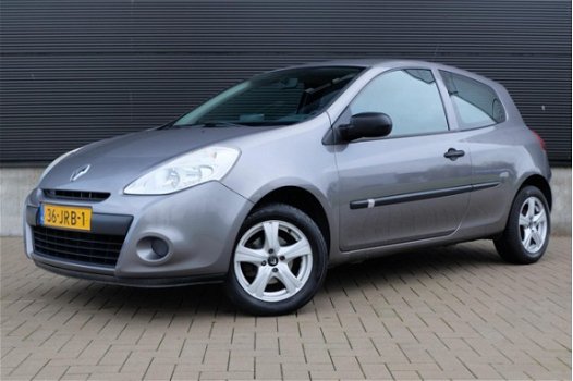 Renault Clio - 1.2 16V Airco Navigatie Trekhaak - 1