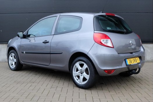 Renault Clio - 1.2 16V Airco Navigatie Trekhaak - 1