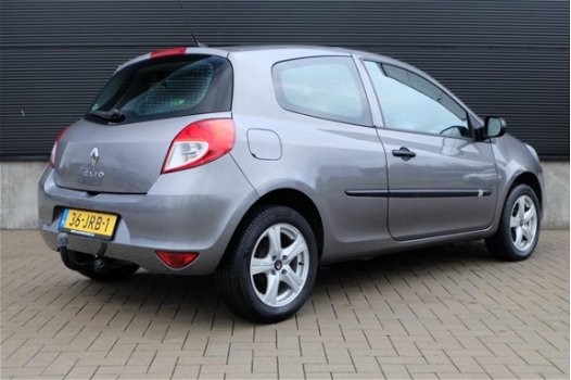 Renault Clio - 1.2 16V Airco Navigatie Trekhaak - 1