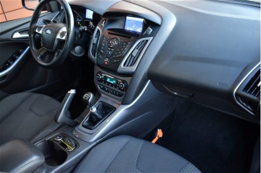 Ford Focus Wagon - 1.6 TDCI Titanium Navigatie/Clima/Pdc - 1