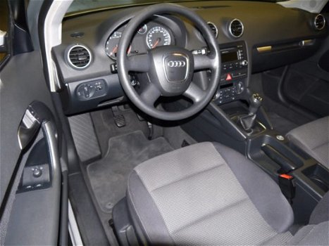 Audi A3 Sportback - 1.6 Attraction Pro Line | CRUISE CONTROL | LMV | - 1