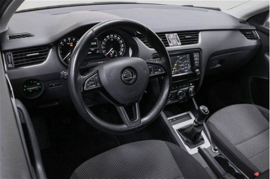 Skoda Octavia Combi - 1.6 TDI Climate Control Navigatie Trekhaak Cruise Control - 1