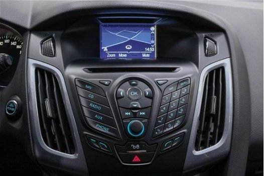 Ford Focus - 1.0 EcoBoost Titanium Voorruit verwarming Climate Control Trekhaak Navigatie - 1