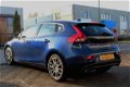 Volvo V40 - D4 190pk Ocean Race + Pano + Xenon + Leder + Navi + Park Assist - 1 - Thumbnail