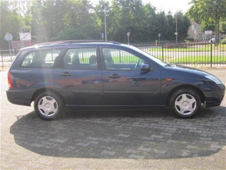 Ford Focus Wagon - 1.6-16V Ambiente AIRCO, nwe banden, volle tank APK - 1