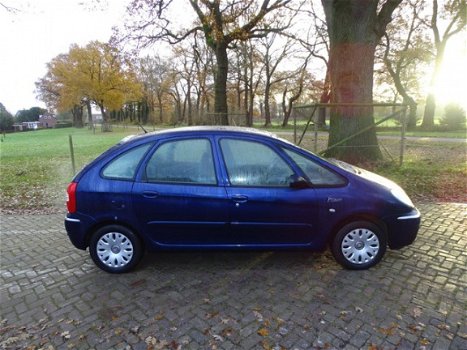 Citroën Xsara Picasso - 1.8i-16V Image - 1