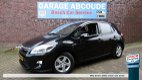 Toyota Auris - 1.8 Full Hybrid 136PK 5D CVT Dynamic M 2012 - 1 - Thumbnail