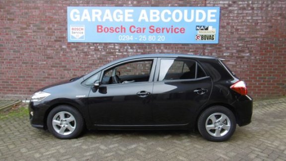 Toyota Auris - 1.8 Full Hybrid 136PK 5D CVT Dynamic M 2012 - 1