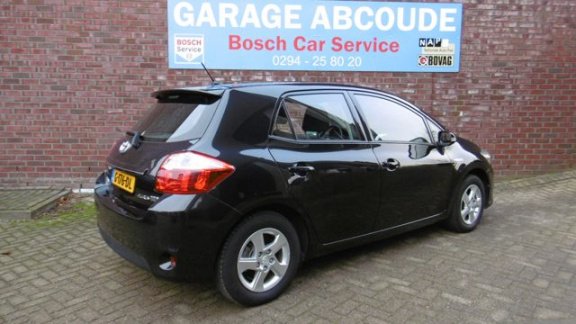 Toyota Auris - 1.8 Full Hybrid 136PK 5D CVT Dynamic M 2012 - 1