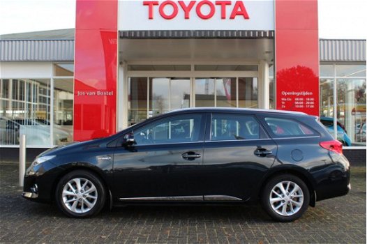 Toyota Auris Touring Sports - 1.8 Hybrid Dynamic NAVI/ CAMERA/ LM-VELGEN/ BLUETOOTH - 1