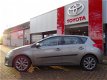 Toyota Auris - 1.8 Hybrid Executive / Stoelverwarming / Keyless Entry / Navigatie / Parkeersensoren - 1 - Thumbnail