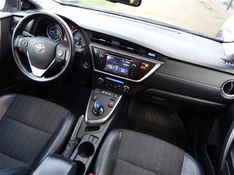 Toyota Auris - 1.8 Hybrid Executive / Stoelverwarming / Keyless Entry / Navigatie / Parkeersensoren - 1