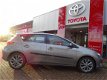 Toyota Auris - 1.8 Hybrid Executive / Stoelverwarming / Keyless Entry / Navigatie / Parkeersensoren - 1 - Thumbnail