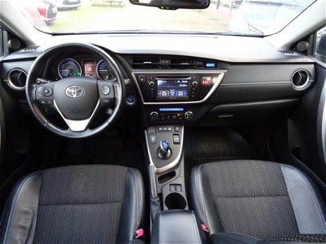Toyota Auris - 1.8 Hybrid Executive / Stoelverwarming / Keyless Entry / Navigatie / Parkeersensoren - 1